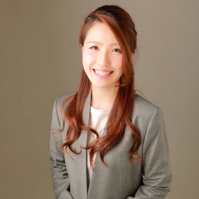 unk_mai's profile picture. #やしまグループ #笑顔創造写真館ニコ #ハピアス海田店 #店長 #着物屋さん #フォトスタジオ お店のテーマはキラキラした働く女性達❤︎ #成人式 の #前撮り や #レンタル 、 #七五三 、 #カジュアル撮影 などなどDMやHPから何でもご相談ください♩☟こちらからアクセス*･