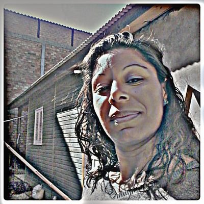 Carminhalw's profile picture. 