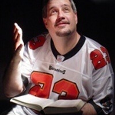 Profile Picture of Darin Michael Shaw (@dmswordsmith) on Twitter