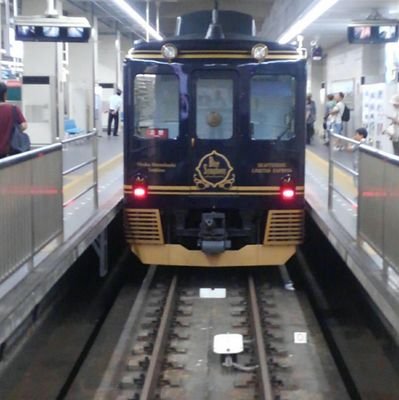 9e15JrdgXzD4PWv's profile picture. Twitterでは、気になることに関して好き放題に言ってます。
ネトウヨと言われようが、キチガイと言われようが気にしません。
誰にも邪魔されず、自由にやってるので、邪魔しても止めません。
ただただ、我が国日本の安寧と、万人に慈悲の心を持ち、死者に決して鞭打たない気持ちはぶれません。