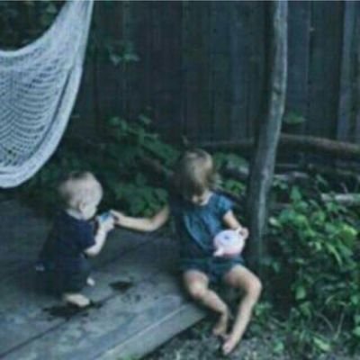 وإني أراكَ بعين قلبي جنه
يا من بك مُر الحياةِ يطيبُ.
