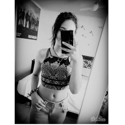 sigueme y te sigo ✌🎀                 
                                             be happy 👑🌸