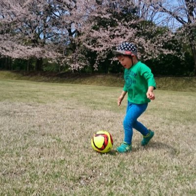 女子美フットサル同好会顧問&監督。日本サッカー協会公認サッカーC級・フットサルC級コーチ・フットサル4級審判員 フットボールの裾野を広げるべく活動中。3児(男男女)の父。ドラゴンズファン。フットボール以外の事も呟きます。