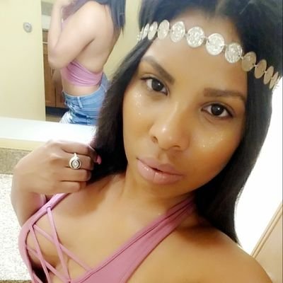 ISU Alum 🎓International Business #CollegeGraduate #Model #latina 50% Panamanian 50% Colombian 100% #sexy I'm funny & outspoken. #instagram --- LadySexySuarez