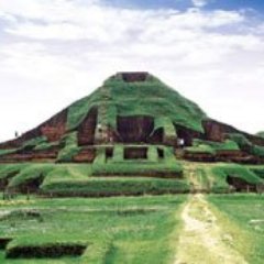 Paharpur Buddhist Bihar (পাহাড়পুর বৌদ্ধবিহার) Somapura Mahavihara in Badalgachhi Upazila, Naogaon District, Bangladesh. 🇧🇩🇧🇩🇧🇩