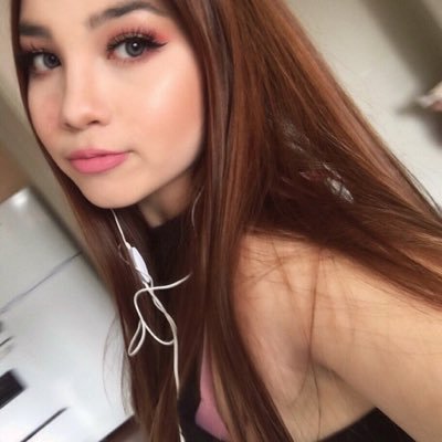 sarahaspinall2's profile picture. ❤️❤️❤️❤️❤️