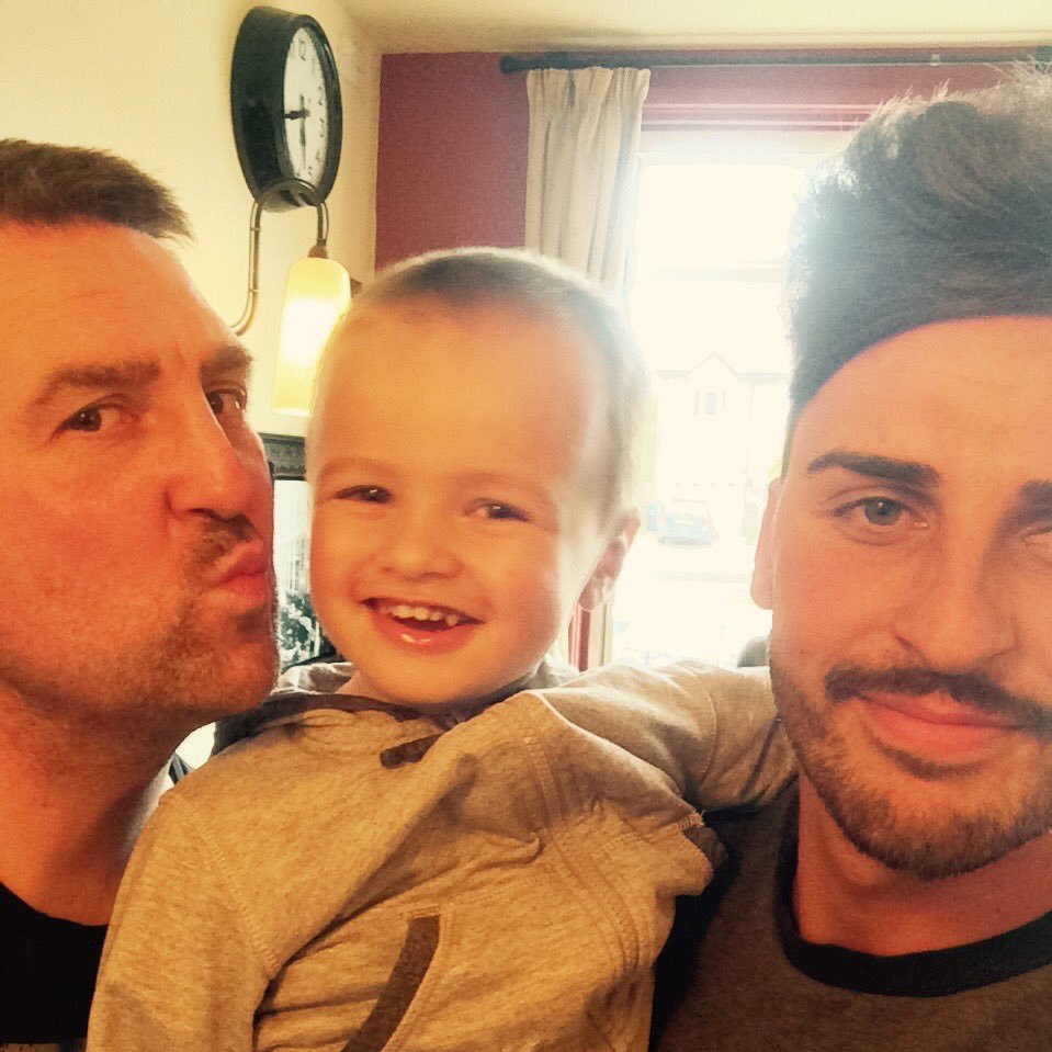 Dad to three wonderful boys. Long suffering wolves fan, hopefully the tide is turning /\_/\.