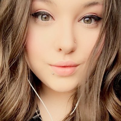 HollieMarieGC's profile picture. Estforlife 🖕🏼LACE UP! MGK 💯