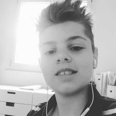 Rousselj2Mael's profile picture. 