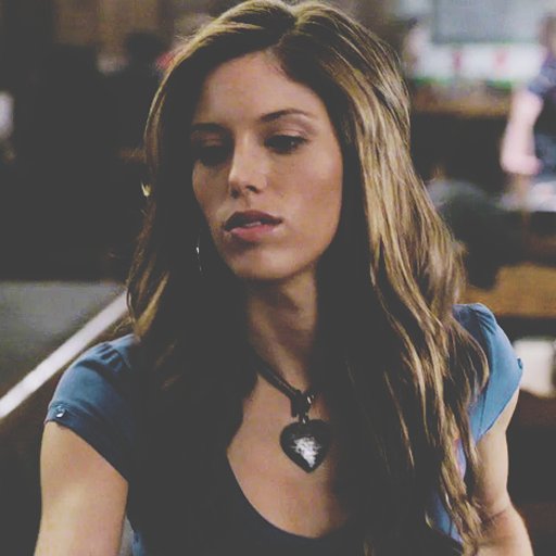 ✺°✦*. ೃ ❛—Hυмαɴα y droɢαdιcтα.❜ ∫ Lo мαlo de roмper lαѕ reɢlαѕ eѕ qυe deѕpυéѕ ɴo ѕe тιeɴe coмo мedιr lαѕ coɴѕcυeɴcιαѕ.┆❃°• ›「CAMARERA」.