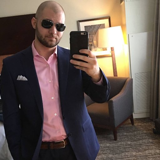 Exotic car enthusiast. BJJ Black Belt. Entrepreneur. McLaren 570s. Porsche Macan Turbo