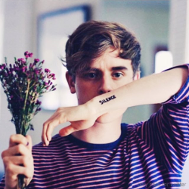 allthingszalfie's profile picture. ♡ met alfie deyes 6/12/14 • met connor franta 27/5/15 • saw dan & phil 15/5/18 ♡