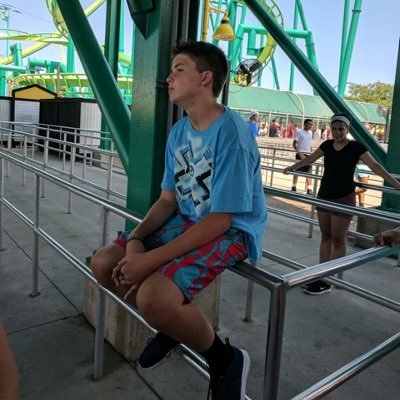 IwatchYTtoo5's profile picture. Just normal average kid 😊👌