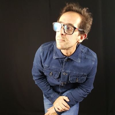 Cantautor.
Compositor e produtor musical.
Eu, Tu, Eles / Violões e guitarra na dupla Lucas & Felipe