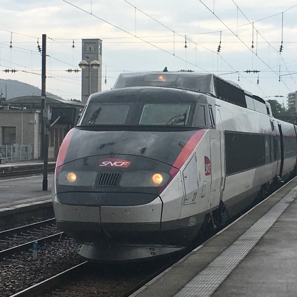 CLIENT Grand Voyageur #SNCF je partage ici les trains que j'emprunte, les ambiances rencontrées, et mon point de vue d’usager. Compte personnel.