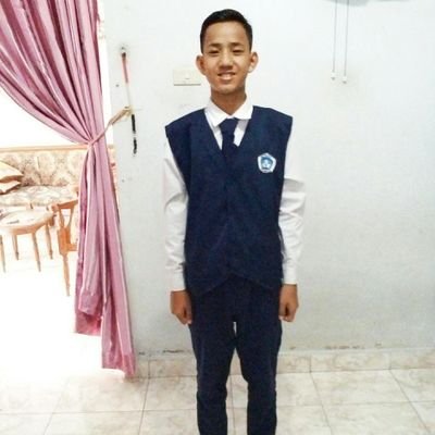 dipuji tidak mudah terbang,
dihina tidak mudah tumbang!!👊