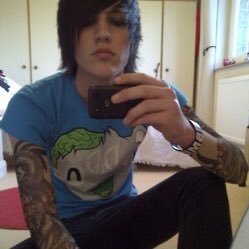 JJ,gay, 18, single, Bestie for life- @Dannyisaweosme love u bestie, bunny is @WonderlandDrugz love you bunny!