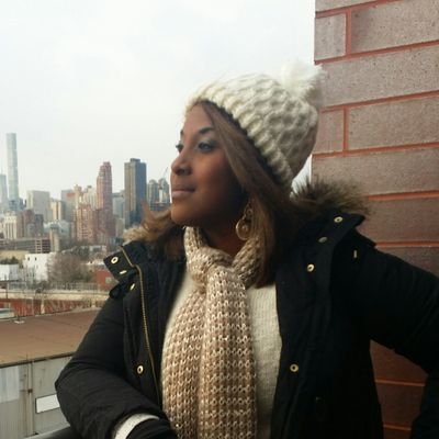 syanela's profile picture. 