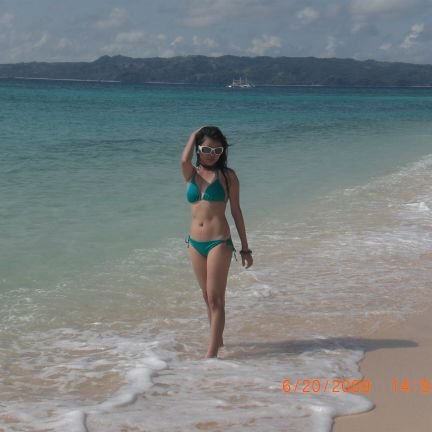 prettyaouie's profile picture. Loves to chill, rock and party hard.