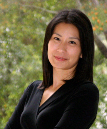 Green mom, wife, former marketing executive turned entrepreneur. Zoli provides green and innovative baby feeding and care solutions.