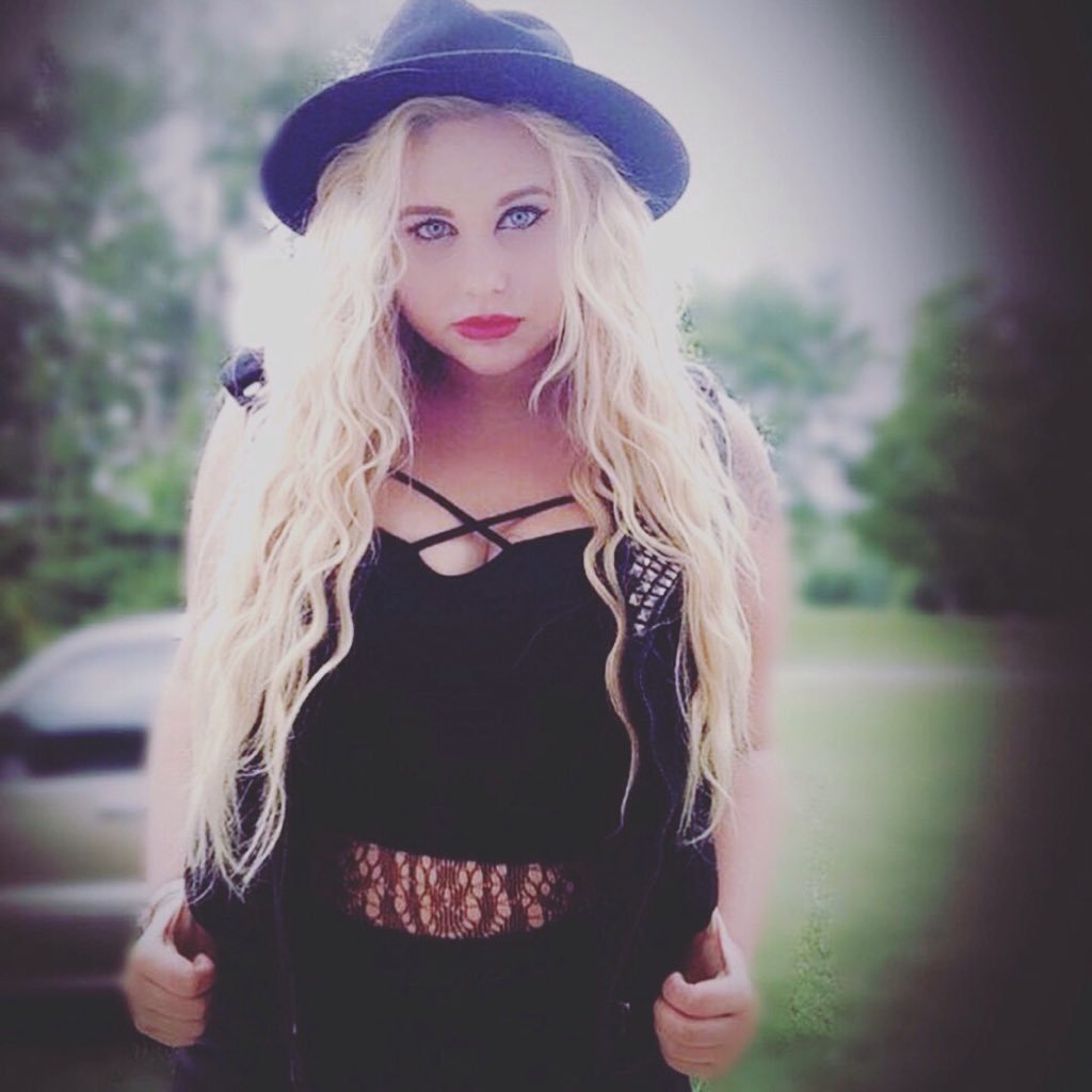 Fetherblue's profile picture. Your not who you want to be, are you?