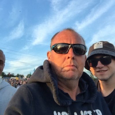 8ballhighfield's profile picture. Ex cricketer failed golfer geriatric bass player in boy band !!