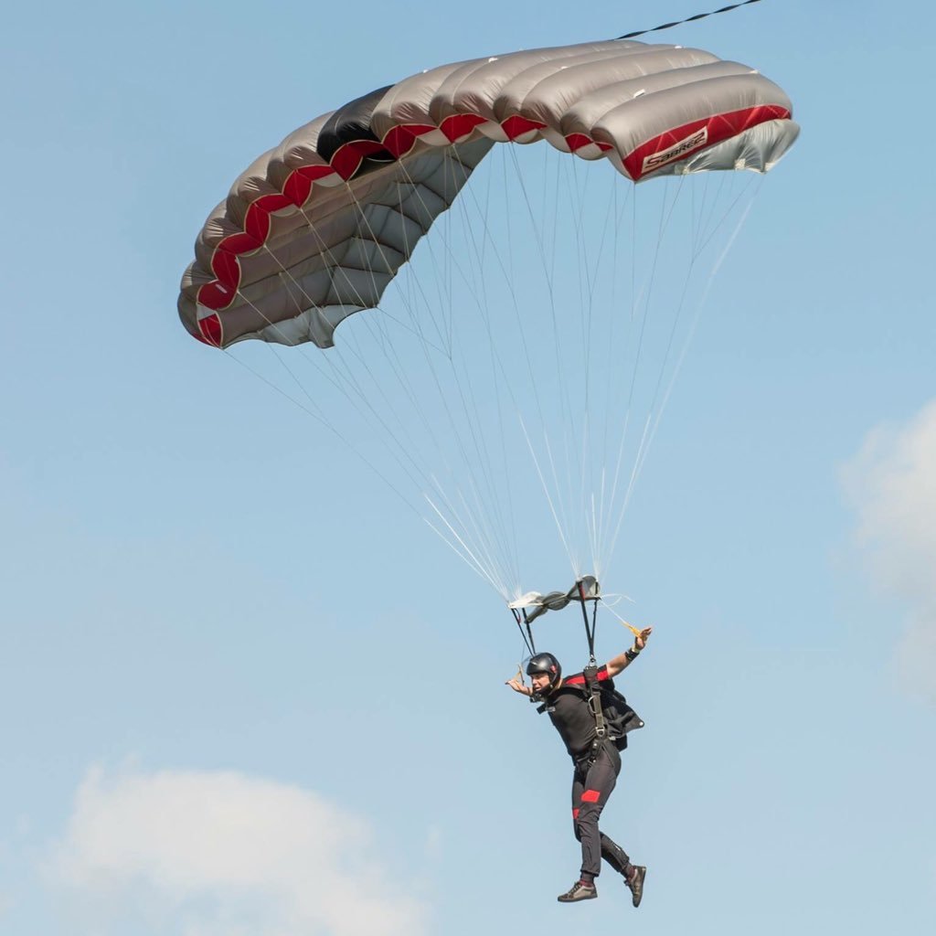 The official page for the Hawks parachute display team. The team are all members of the RAF Sports Parachuting Association.