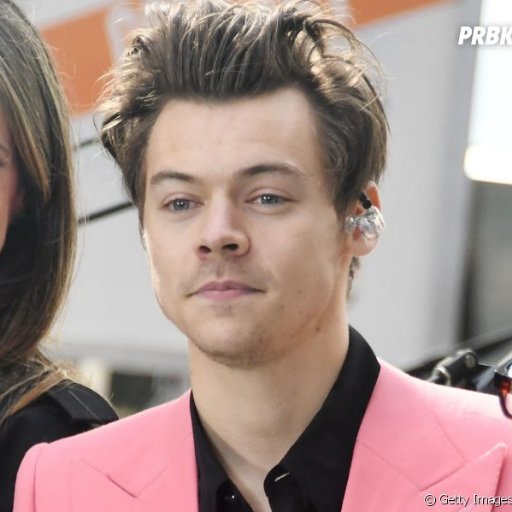 Se te segui, Siga: @harrydailybr Obrigada! Seja bem-vindo