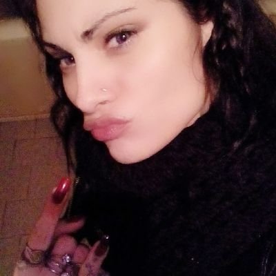 ReinaMetalera's profile picture. no me tomes por tonta , tengo un sexto sentido // twitteo lo que pienso // meta 10k / / #TrampLove #LaMafiaDelTuit ❤ #BandaRockera