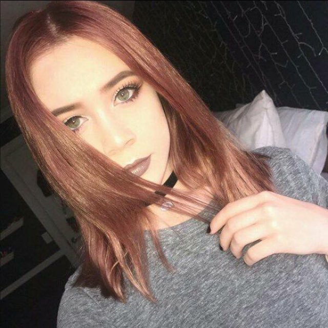 dcrlingblonde's profile picture. 