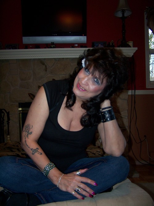 JADEDCAT3's profile picture. Married too long ! LOL ! have two children and one granddaughter. Love Anything Celtic fer example Keith Harkin ! Also love art , writing and bein a rebel !!!