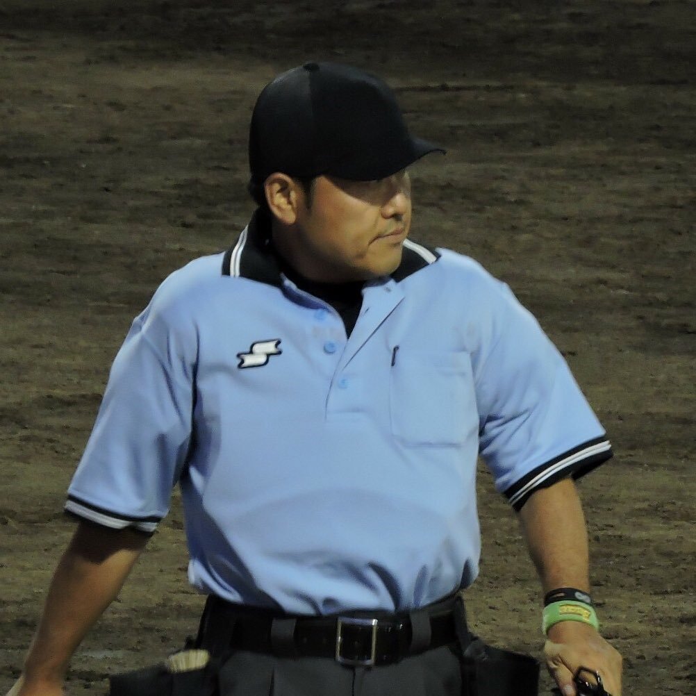 s_awamura's profile picture. 野球審判員26年目。成美堂出版『わかりやすい野球のルール』監修。小学館『日本大百科全書（ニッポニカ）』野球関連項目執筆。平日は塾講師とホテルマンを掛け持ちするほか、アナウンス業（司会、スポーツ実況、スタジアムDJなど）、執筆業、DTP/Webデザインなど幅広く活動中。