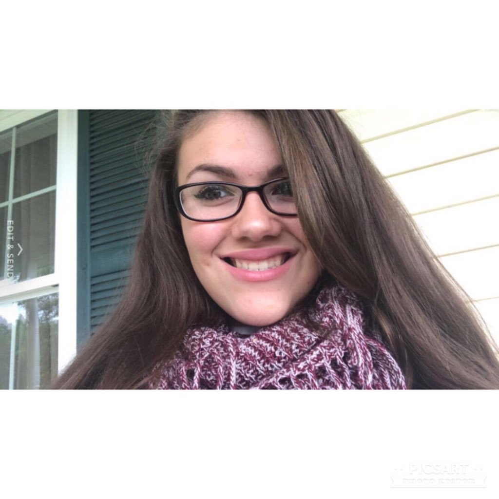 meg_here_26's profile picture. life's overrated kms