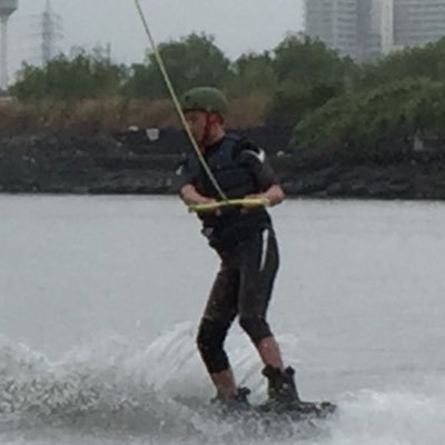 緑内障で失明したけどウェイクボード🚢クライミング🧗ダーツなどを楽しむ治療院経営者😄オートレース🏍競輪🚵♂️の補助事業cm出ました😄今度はサーフィンする予定🏄人生楽しまなきゃね