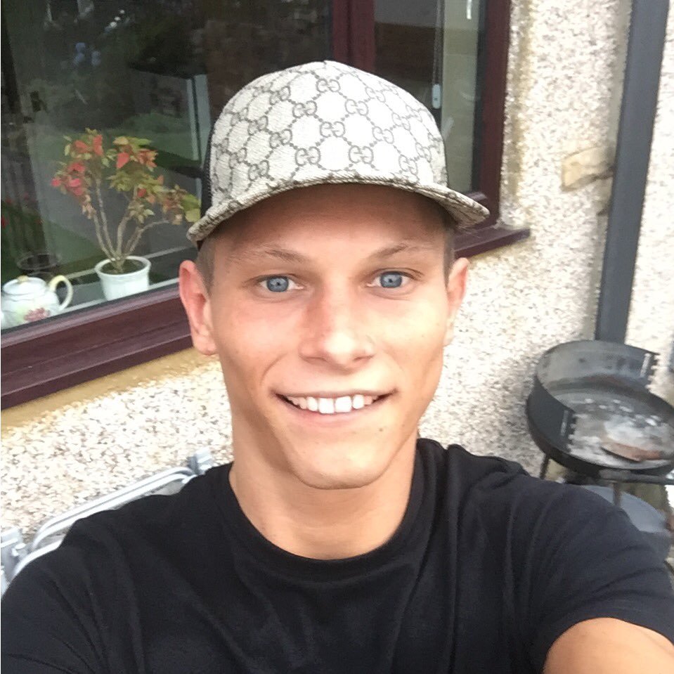 snap chat:- robppp1 insta:- robertpriestley29