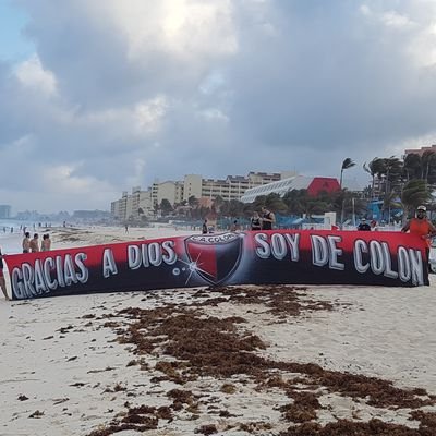 No somos la mitad mas uno,
Somos Santa Fe menos algunos...🔴⚫