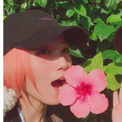 SCANDALが大好き! ¦ やすだちひろちゃんが大好き! ¦ 米津玄師 ¦ ゆる服 ¦ 古着 ¦ 高3 ¦ フォローよろしく!¦ ライブ依存症やな(笑)