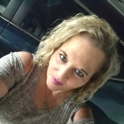 I am a mom, wife, slave to my kids & my husband 😉, working full-time and trying to find my forever career.