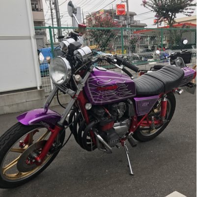 旧車を愛し