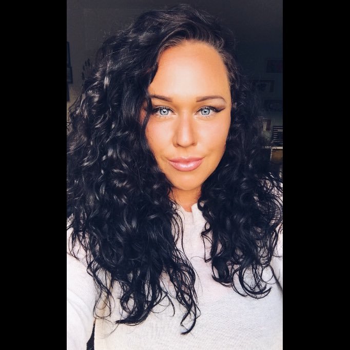 elladowding's profile picture. 