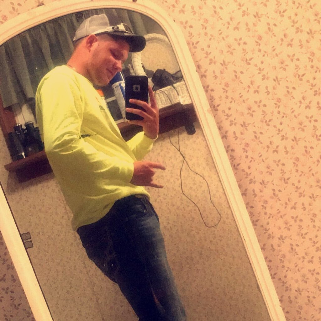 RobeyBrian's profile picture. Snapchat- brian_robey Instagram-brianrobey, West Virginia Pipeliner🤙🏼