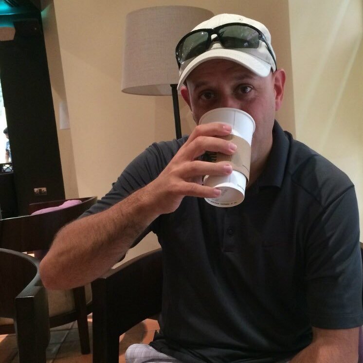 clicksbymike's profile picture. 