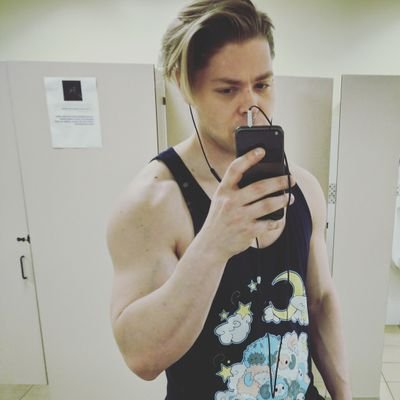 hxc_six's profile picture. slightly better than average