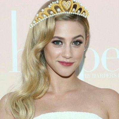 hi Charlotte Charming here twin sister to Chad daughter of Cinderella and Prince Charming attend auradon prep