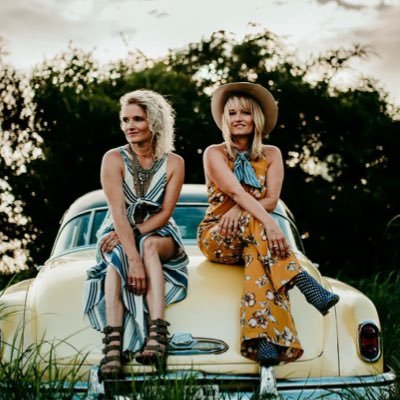 Official Twitter for female country duo The Rankin Twins.