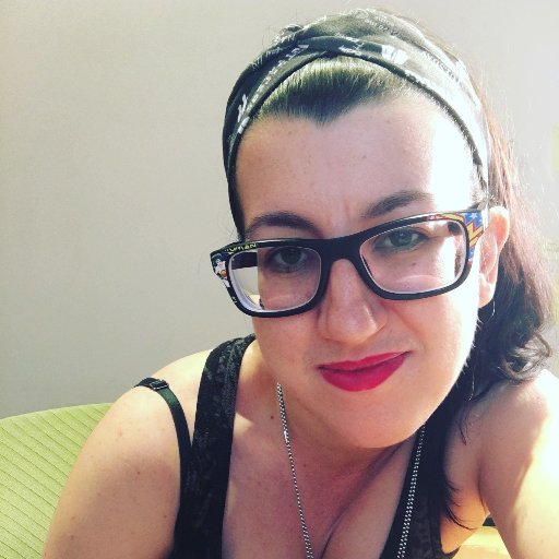 LilLeen's profile picture. A short Spunky Brunette, Hockey 🏒, Geekdom 🤓 , Book 📚 and Pumpkin 🎃 Obsessed.