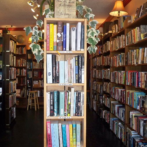 Good Quality Used Books 
with a Relaxed, Cozy Vibe and Cool Tunes at Main Street & 27th.