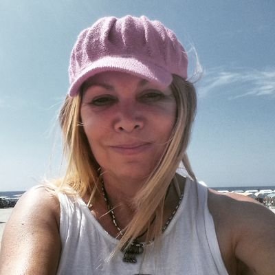 vinodinijay's profile picture. Mi  alma se extiende como Ciudadana del Mundo Entero. El Arte es mi Elemento y la Fe mi emblema de Paz. Psicopedagoga. Artista Plastico y Cineasta.