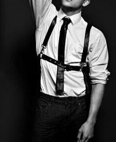 YSA_UNID's profile picture. 나를 보다 / 28세 / 188cm / 경호원 / 남성