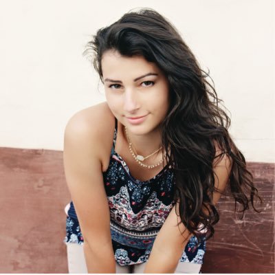 AnnaFox98's profile picture. howdy